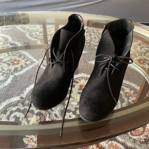 New black heeled boots from universal thread size 7.5